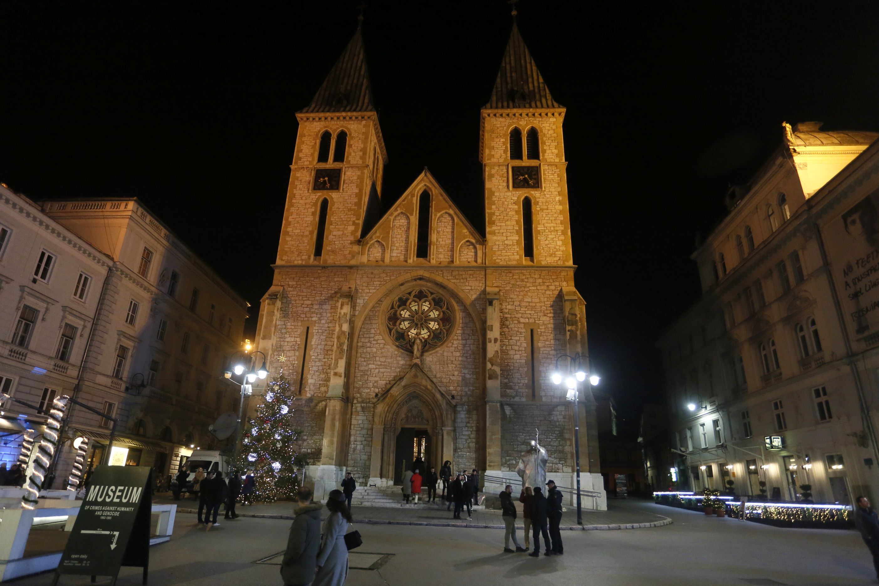 U sarajevskoj Katedrali "Srca Isusova" održana Sveta misa Božićnog bdijenja