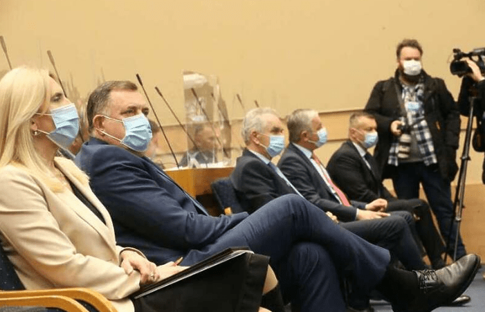 Milorad Dodik sa sobom u ponor vodi i RS
