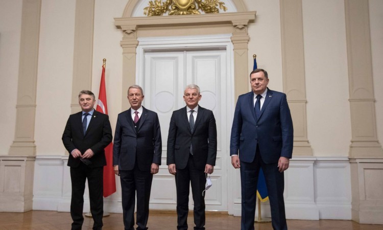 Članovi Predsjedništva BiH ugostili ministra obrane Turske Hulusija Akara