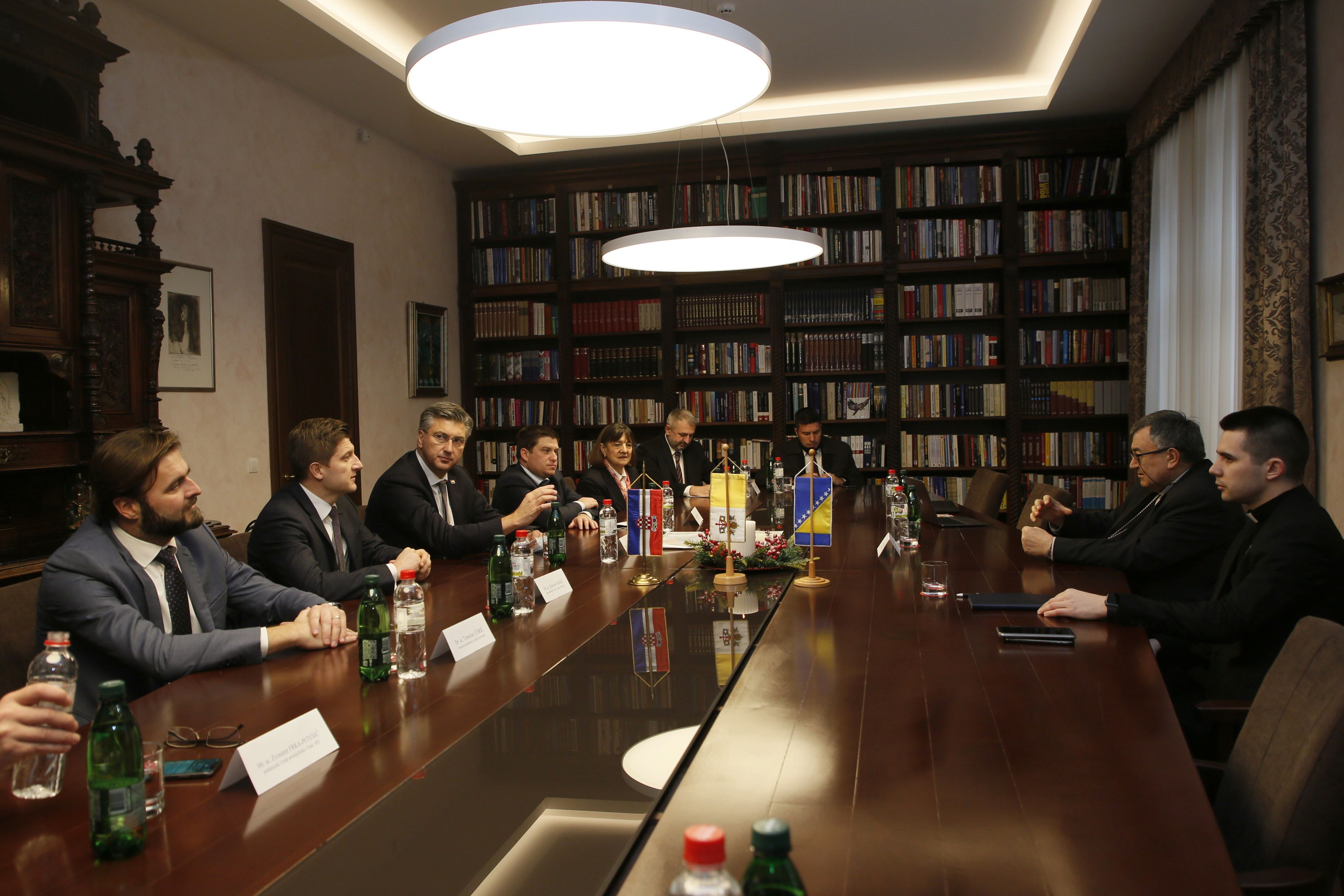 Plenković se sastao kardinalom Puljićem i reisom Kavazovićem
