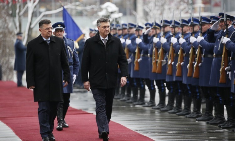 Plenković svečano dočekan u BiH