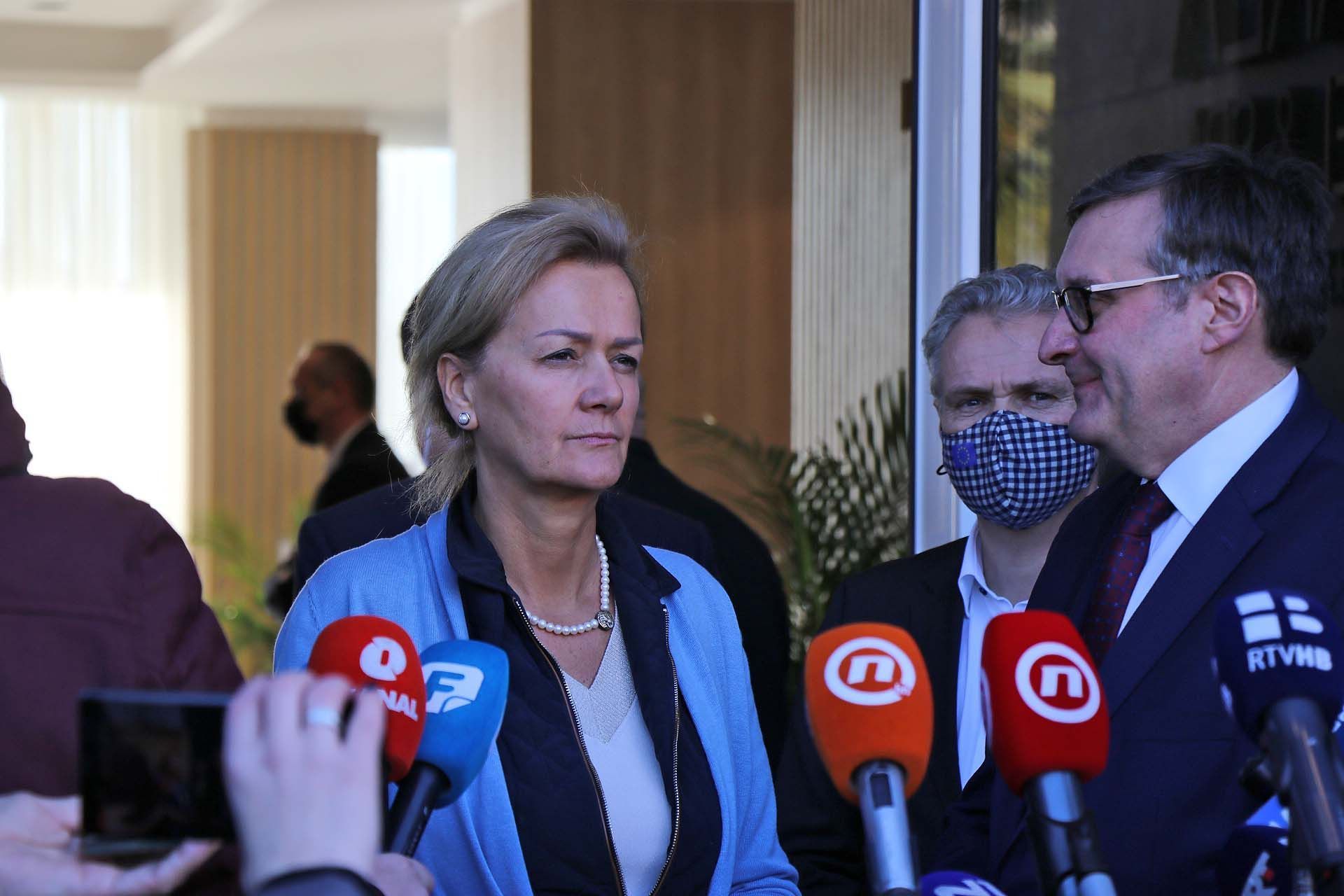 Palmer, Eichorst i Schmidt kažu da pregovori u Neumu napreduju, pregovarači bez izjava