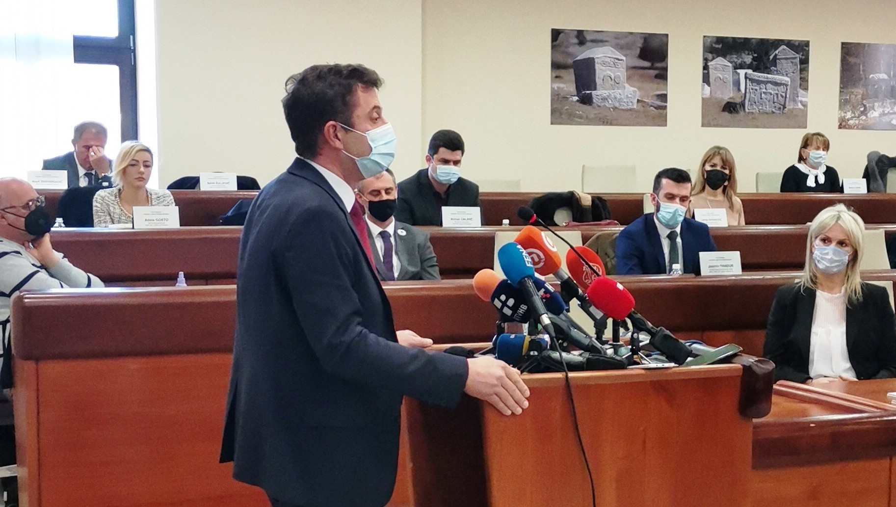 Kordić tvrdi da je proceduralna greška ispravljena, ali da razumije Srbe koji nisu došli na sjednicu (VIDEO)