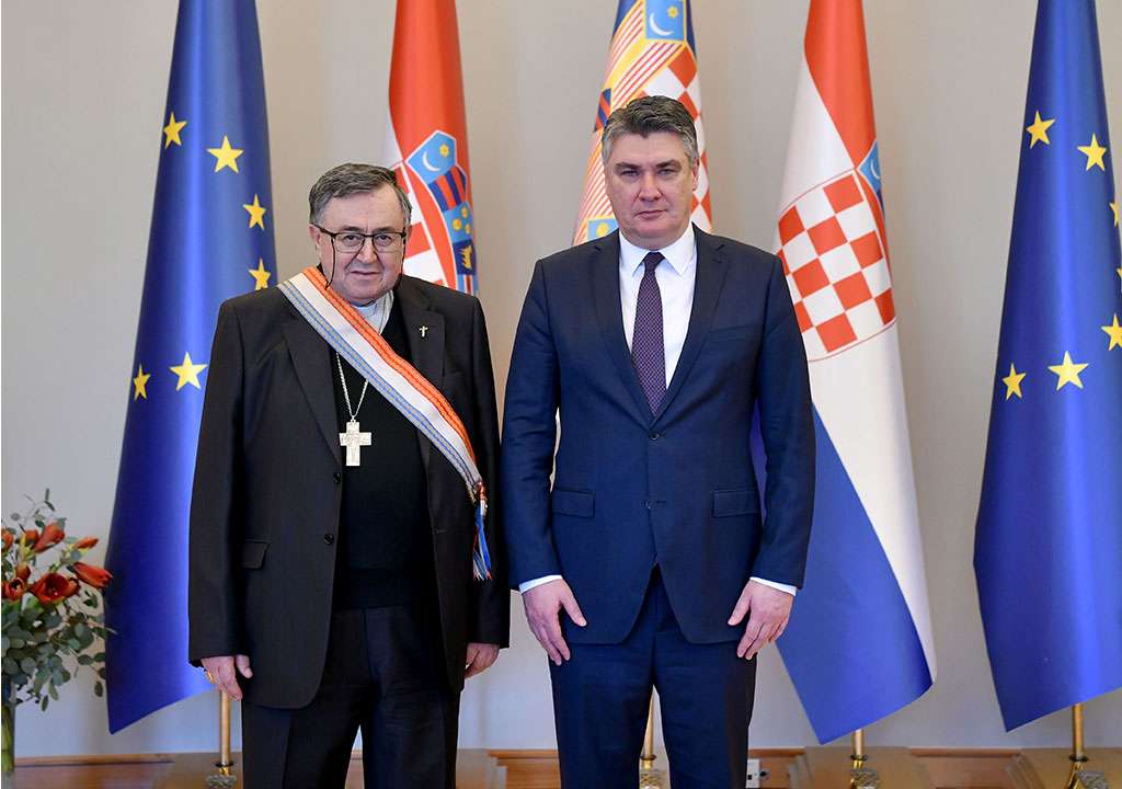 Milanović odlikovao kardinala Puljića