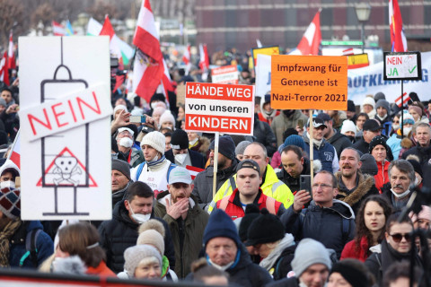 Austrija uvela obavezno cijepljenje, objavljene i brutalne kazne za prekršitelje!