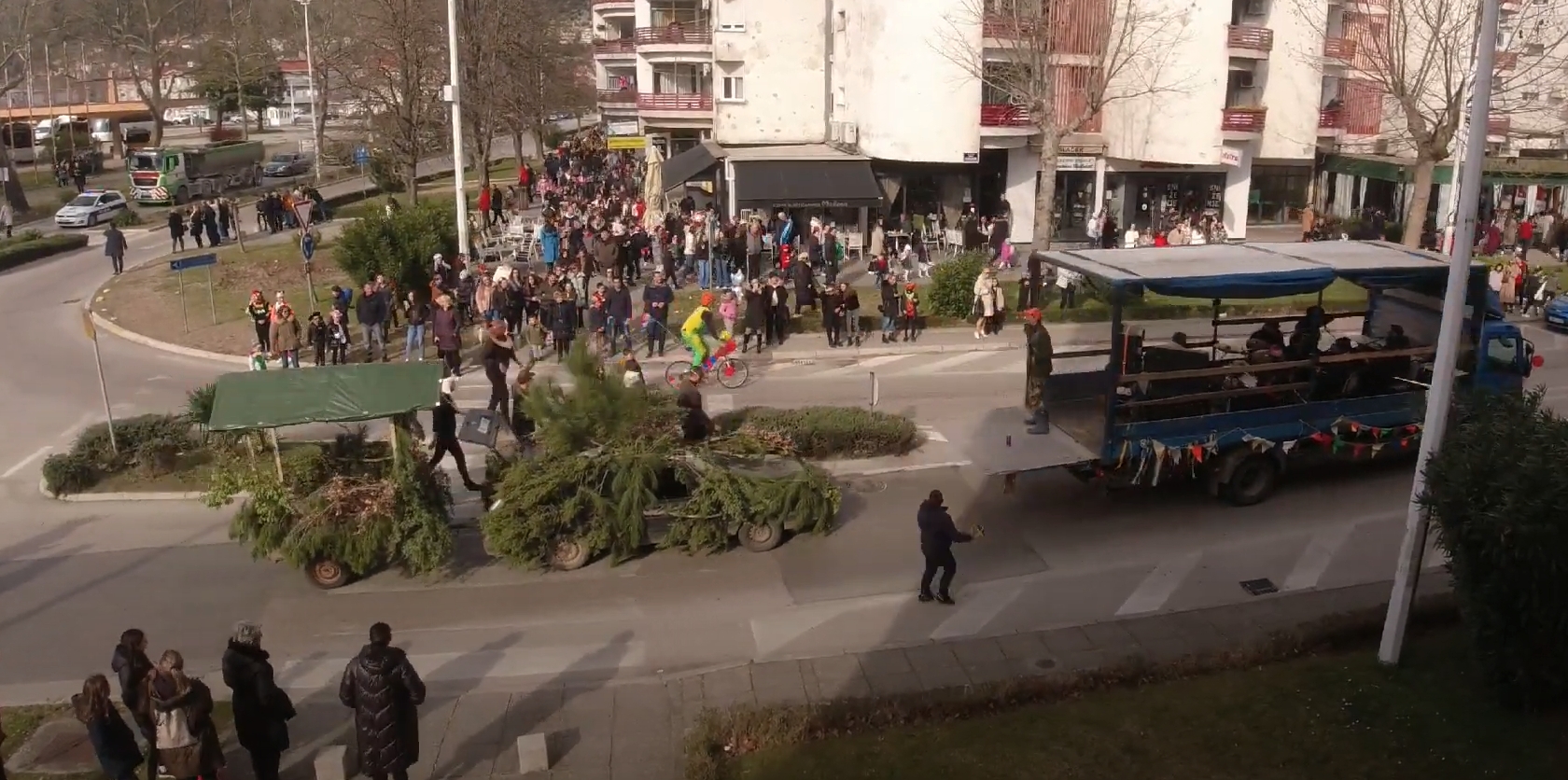 (VIDEO) U Čapljini u tijeku Karneval fest - Velike maškare