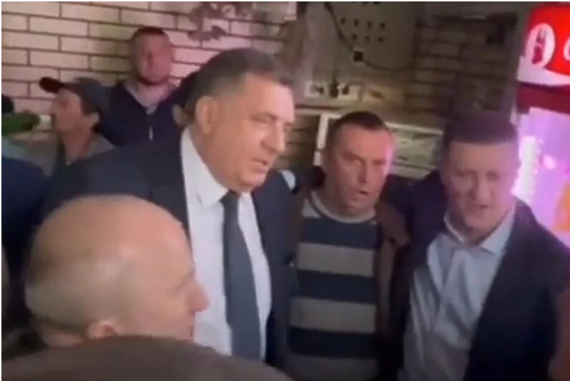 Dodik zapjevao četničku pjesmu koja slavi ubijanje Hrvata (VIDEO)