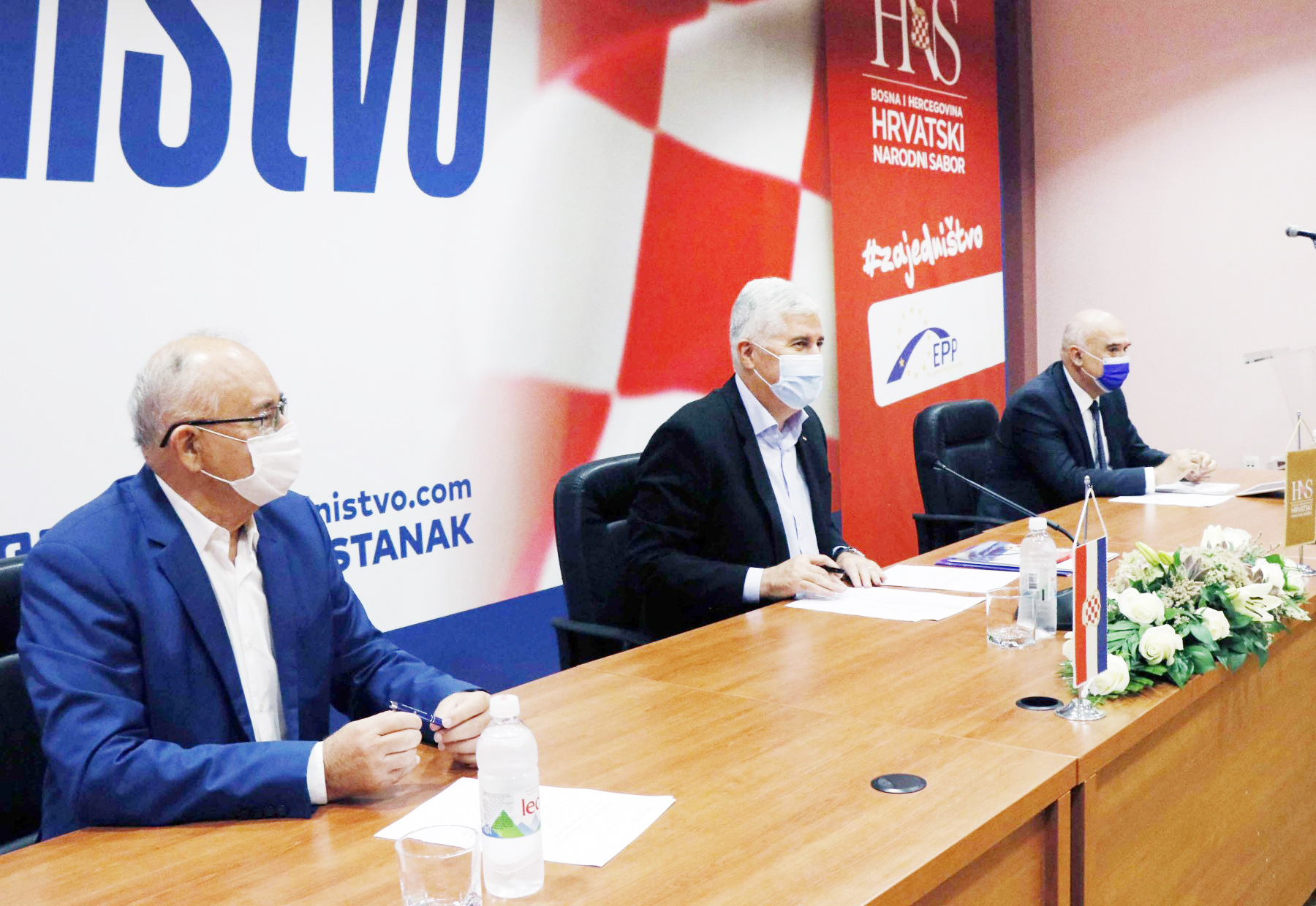 Puklo između Dragana Čovića i Bože Ljubića?