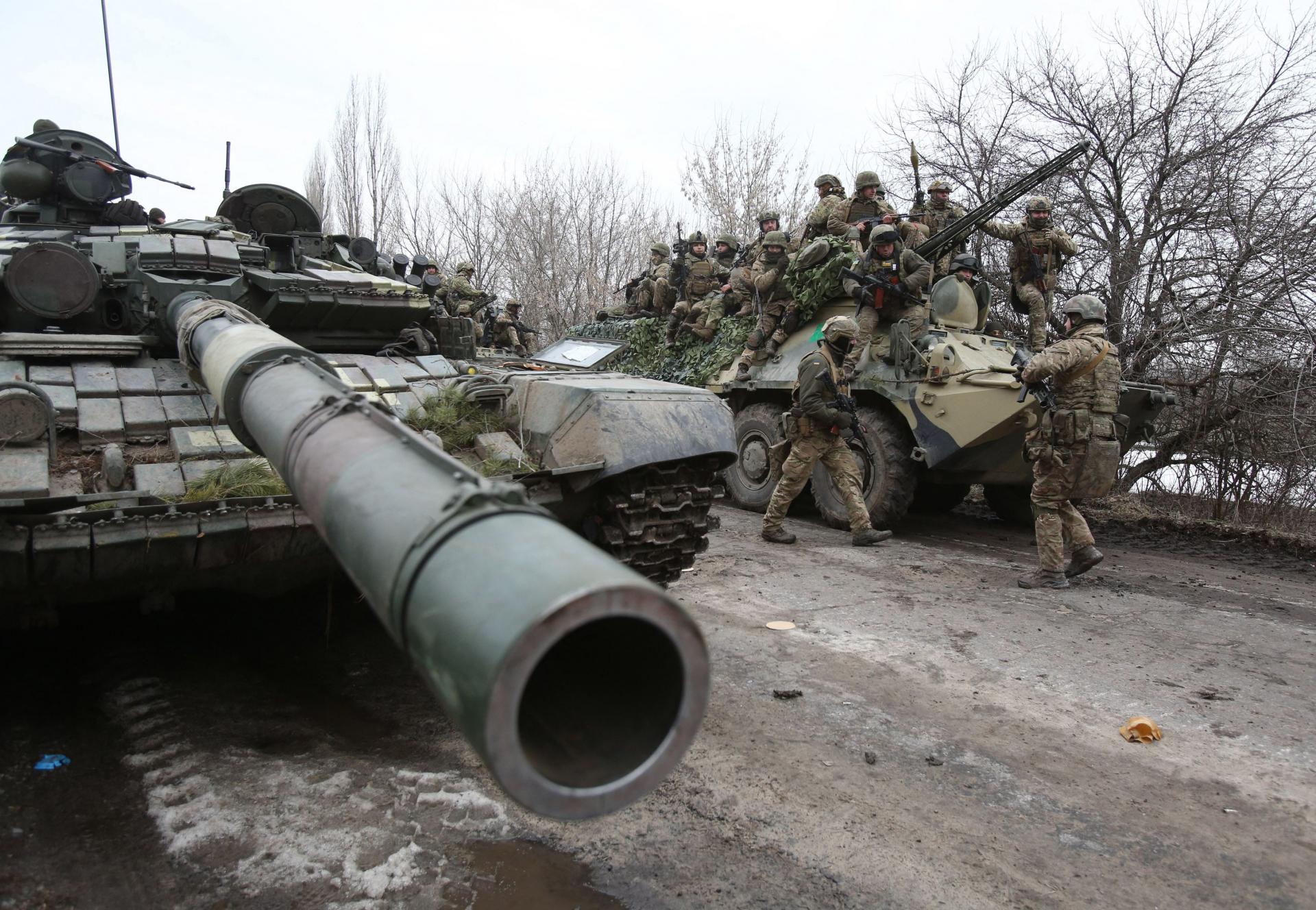 RATNA KLASIKA: Vladini službenici u Ukrajini 'na granatama' ukrali desetine milijuna dolara