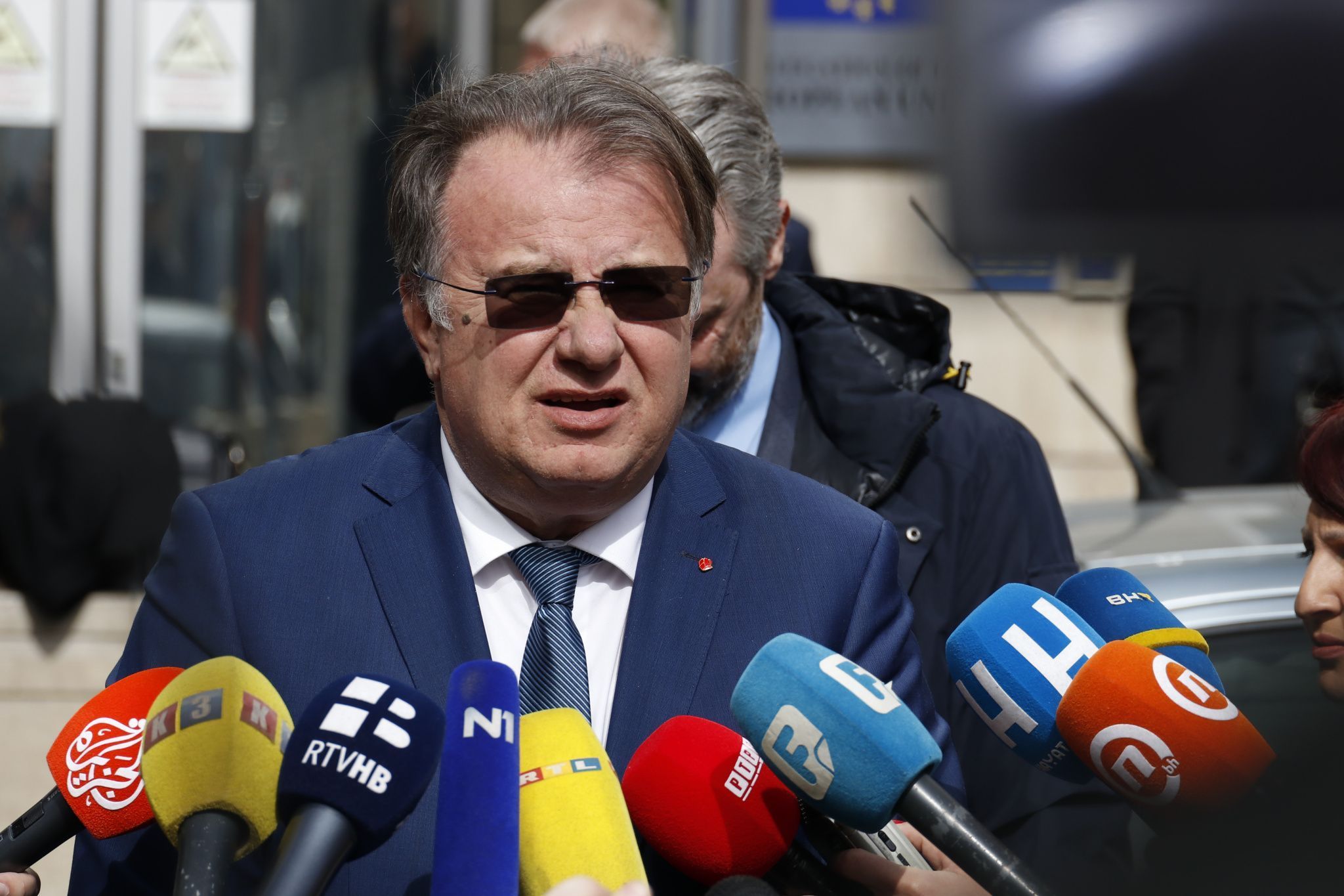 Oporba razgovarala s Borellom: Nikšić jutros dobio nacrt izmjena Izbornog zakona BiH
