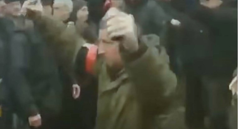 VIDEO Ruski vojnici s bombama u rukama zaprijetili da će sravniti grad sa zemljom, stravične snimke borbe