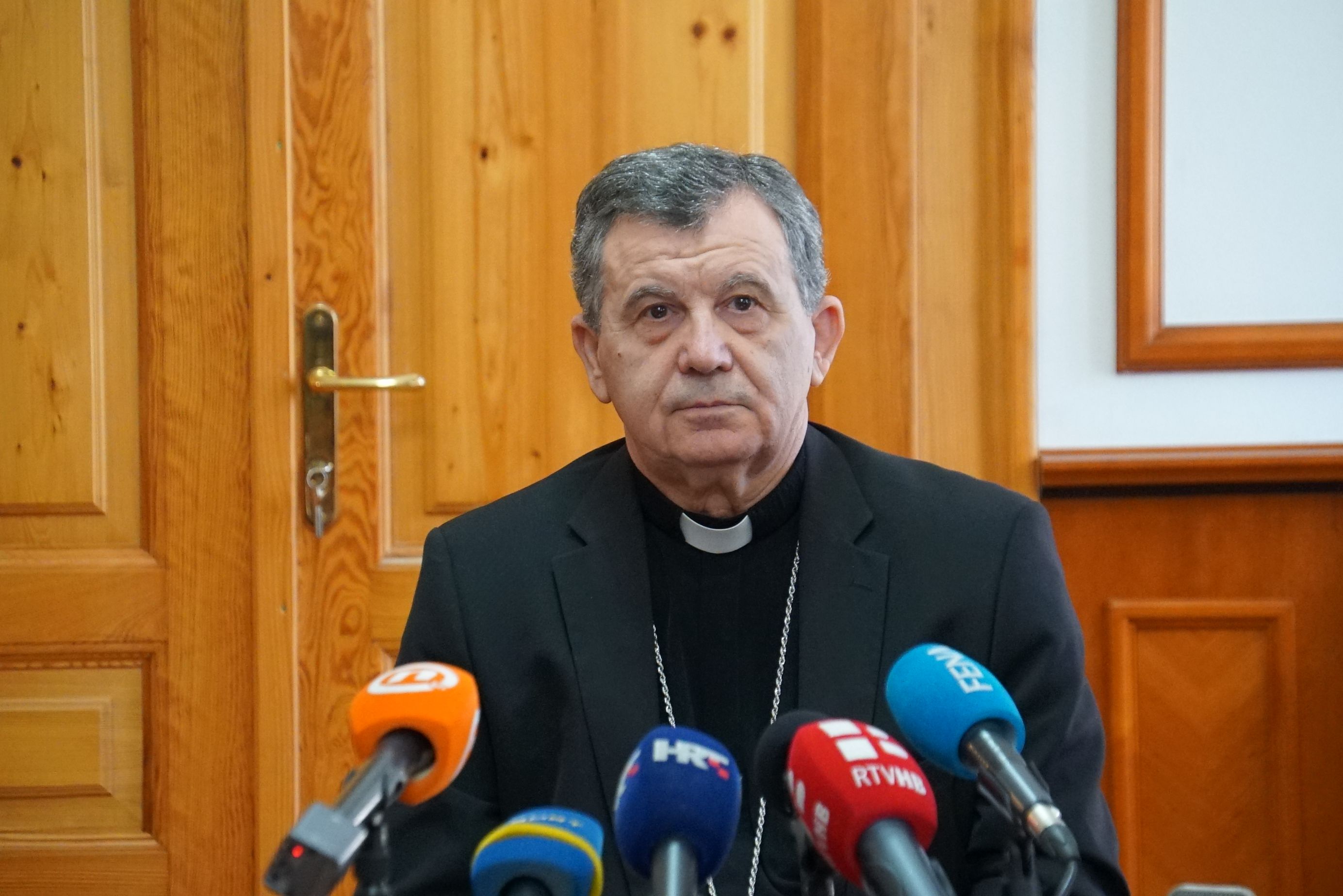 Nadbiskup Vukšić: Život ovisi o mjesečnoj plaći (VIDEO)