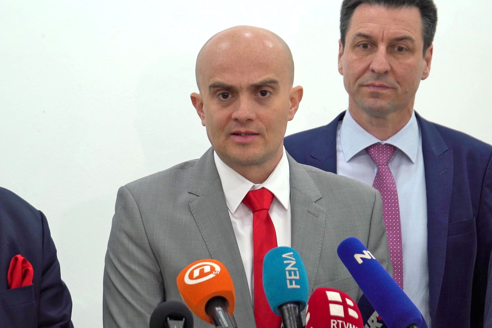 Slaven Raguž podnio kaznenu prijavu protiv Izetbegovića, Suljagića i Bajrovića