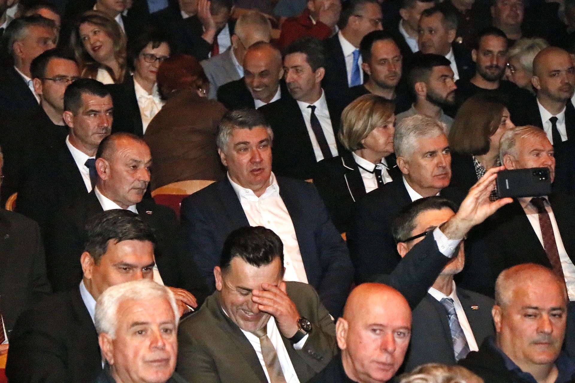 Velike riječi i poziv na zajedništvo zbog neuspješne hrvatske politike