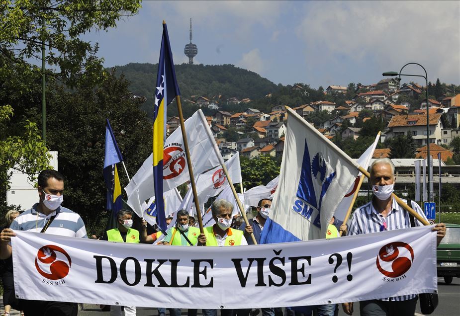 Vlasti se radnicima zahvalili ponižavajućom najnižom plaćom u iznosu od 543 marke!