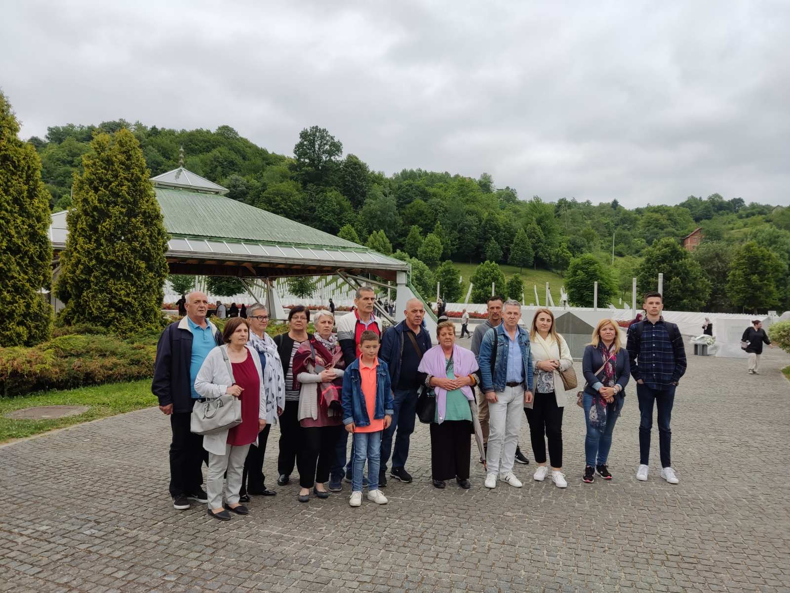 Obitelji stradalih na Uborku i Sutini u posjeti Srebrenici