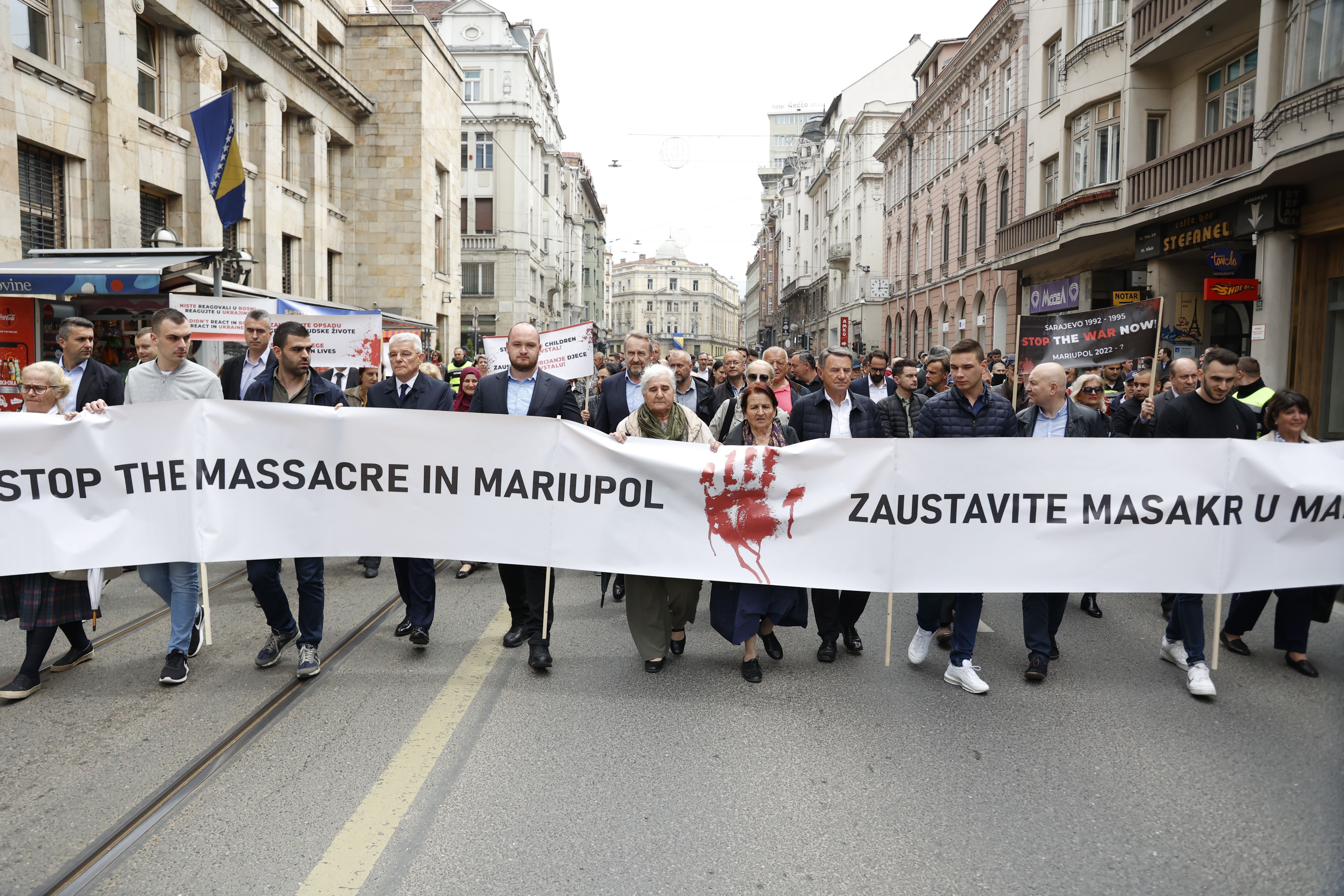 U Sarajevu šetnjom izražena podrška Ukrajini