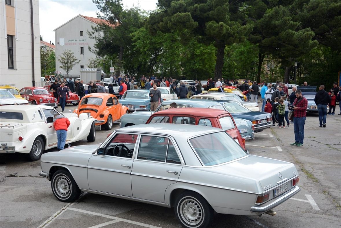 Revija oldtimera i otvaranje muzeja