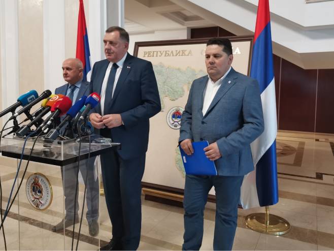 Dodik govorio o sastanku: Kaže da je potpuno Komšić poražen