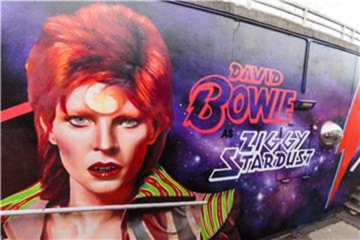 Prije 50 godina rođen je Ziggy Stardust, prva međugalaktička rock zvijezda