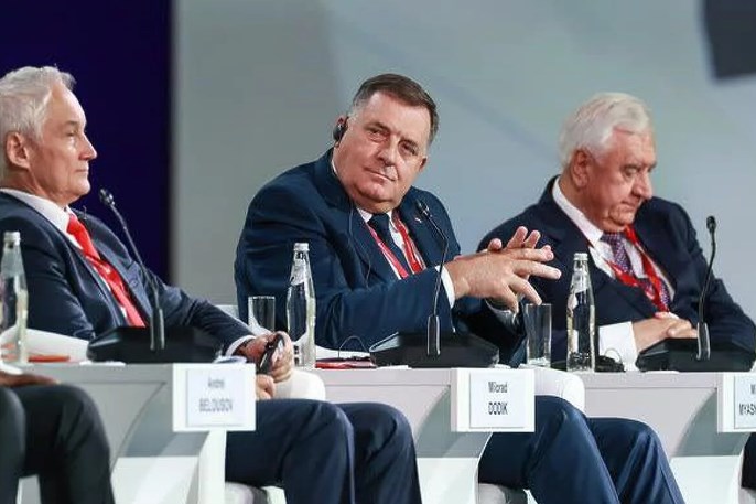 Dodik u Sankt Peterburgu pokazuje svoje autokratsko lice