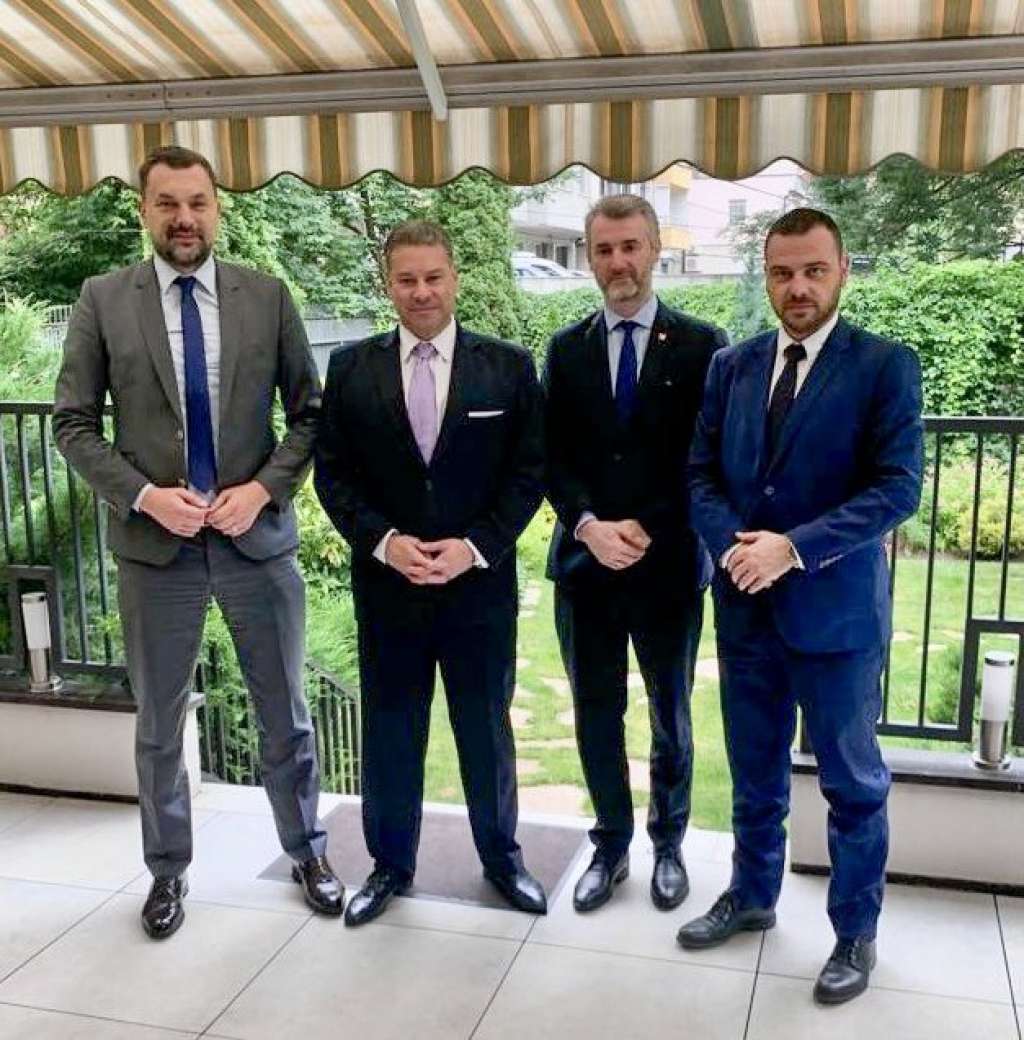 Escobar razgovarao s liderima Trojke: Podrška novoj generaciji političara