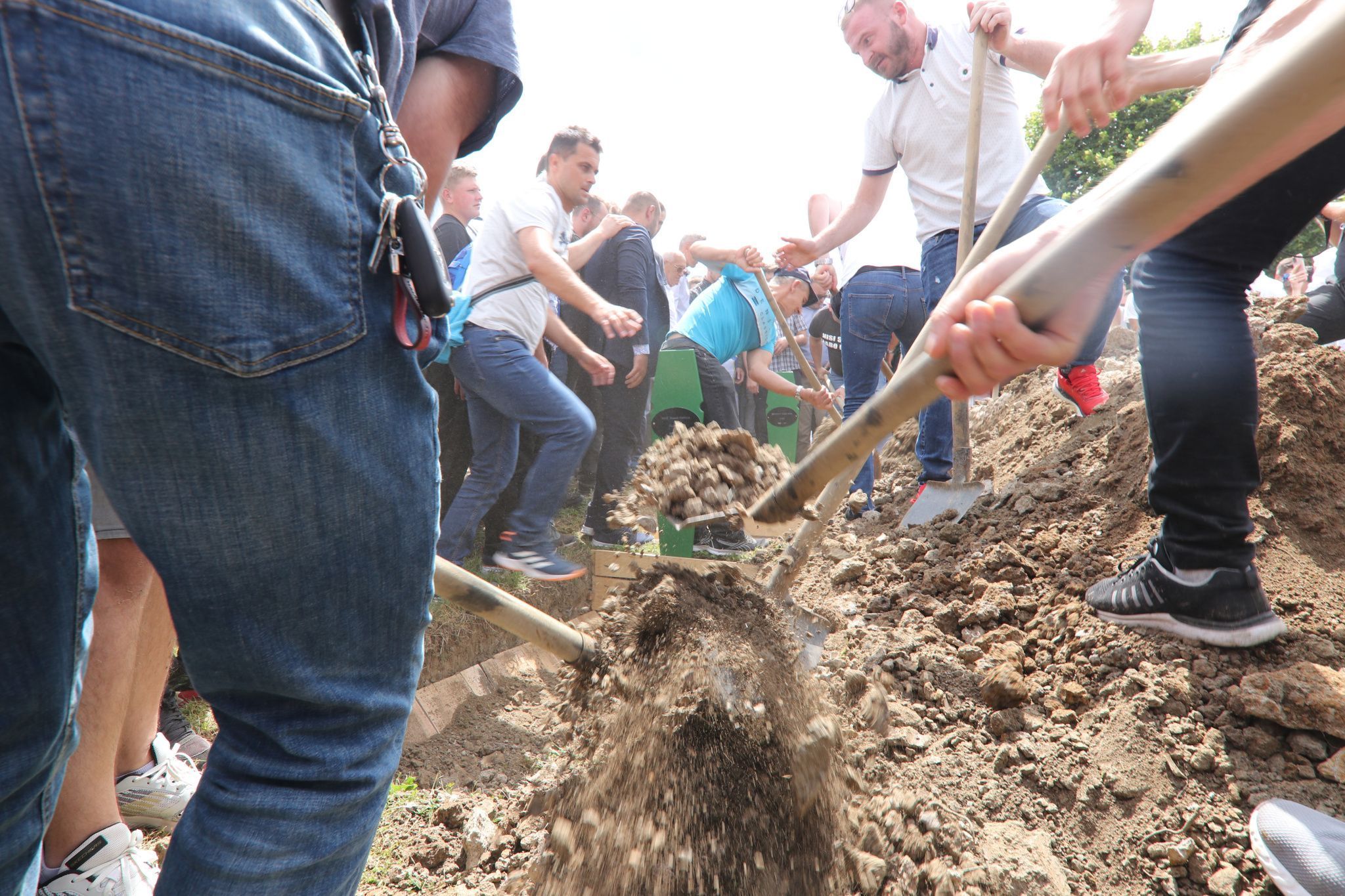 U Potočarima, 27 godina nakon počinjenog genocida, ukopano još 50 žrtava