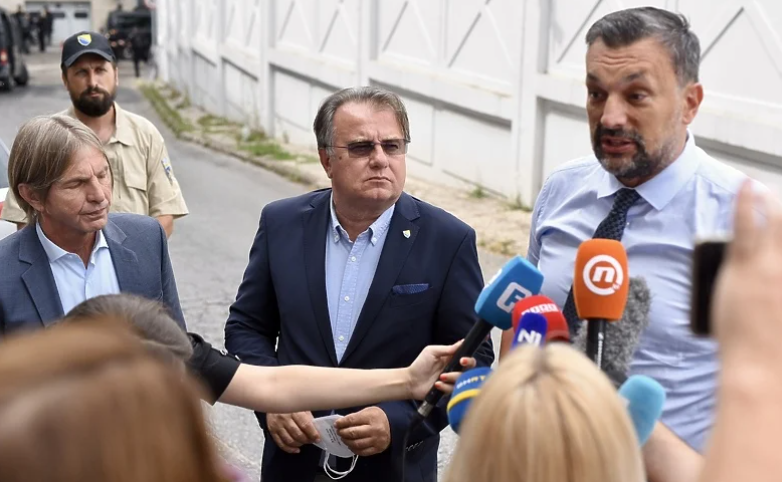 SCHMIDT VIKAO I LUPAO PO STOLU: Danas će nametnuti samo tehničke izmjene izbornog zakona