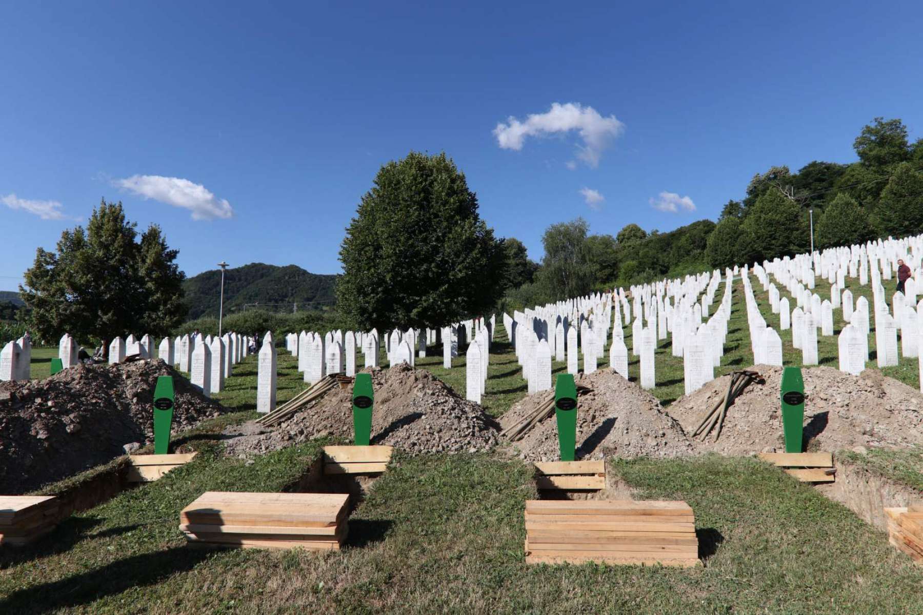 U Srebrenici 11. srpnja obilježavanje 28. obljetnice genocida i pokop 30 žrtava