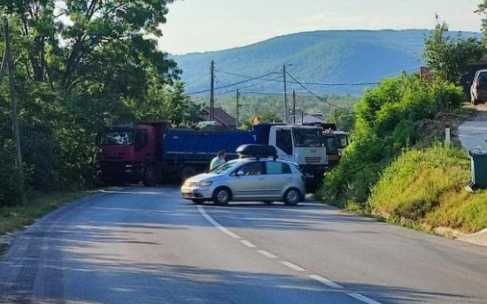 Veleposlanstva SAD-a i Britanije traže uklanjanje barikada na sjeveru Kosova