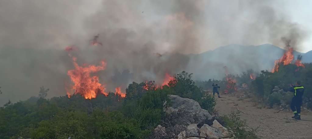 Helikopteri u Neumu