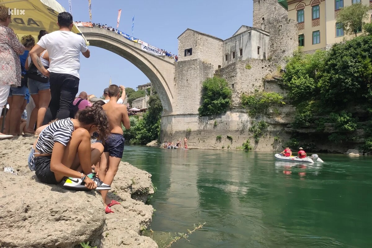 Skakači ponovno spašavali turiste iz Neretve