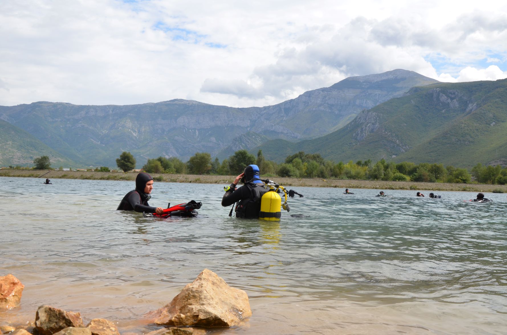 Devedeset ronilaca iz četiri države čistilo Mostarsko jezero