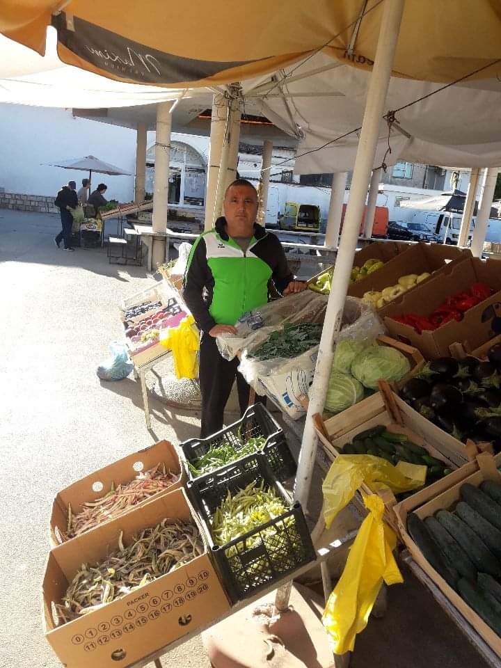 Ljubuška tržnica: Na štandu Mije Bebeka najtraženije povrće za pripremu zimnice