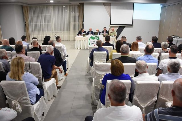 Jure Beljo i Veselko Sivrić napisali vrijednu monografiju o agraru i broćanskim agronomima