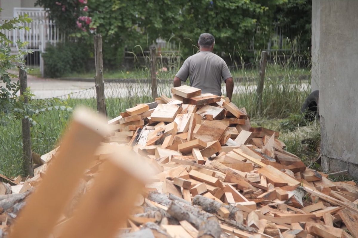 ZAŠTO SE NA AVANSNO PLAĆENA DRVA I PELET U HBŽ ČEKA MJESECIMA?!