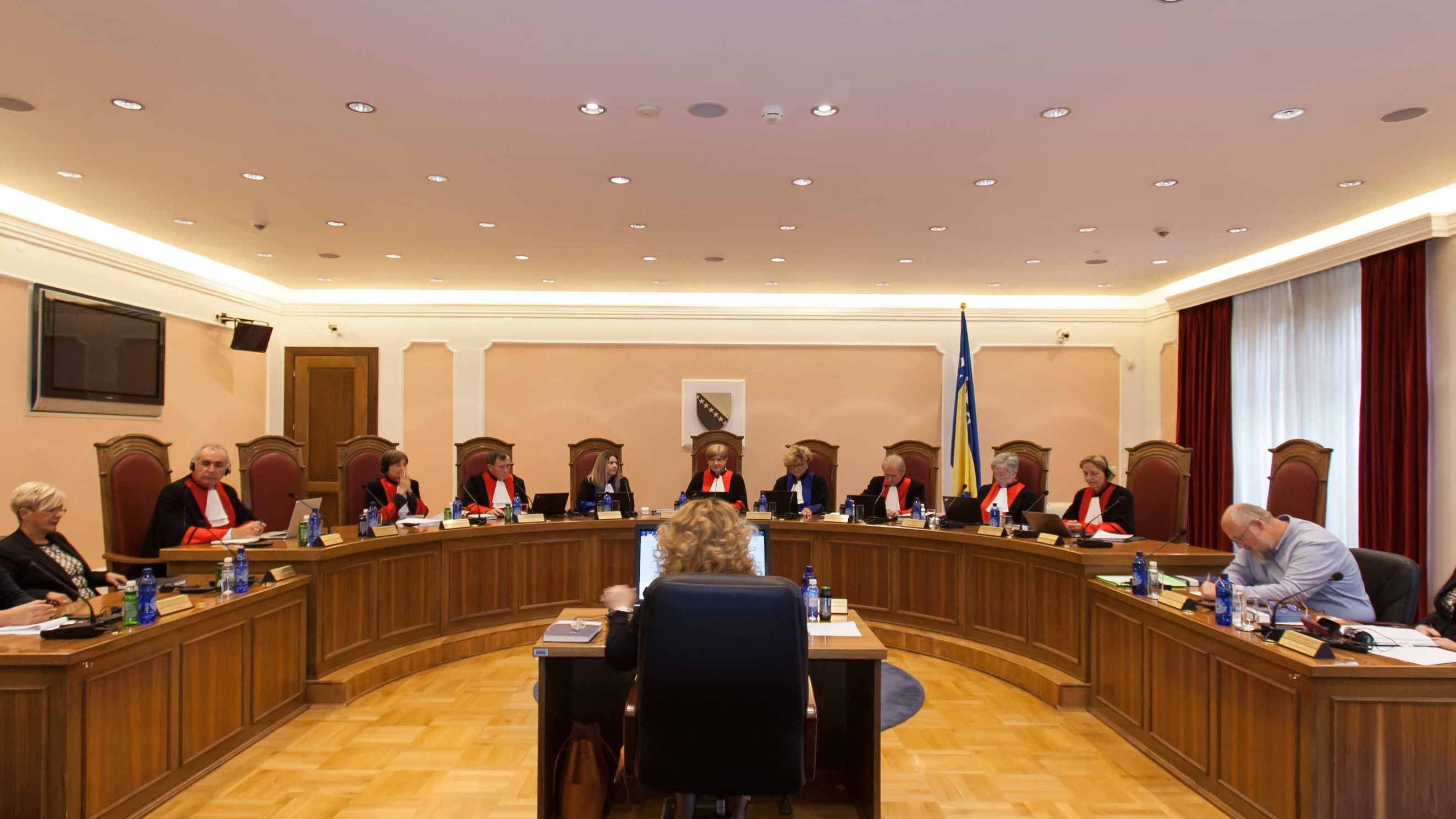 Ustavni sud BiH poništio odluke iz RS: Zakon o nepokretnoj imovini RS-a stavljen izvan snage, entitet nema nadležnost, već država