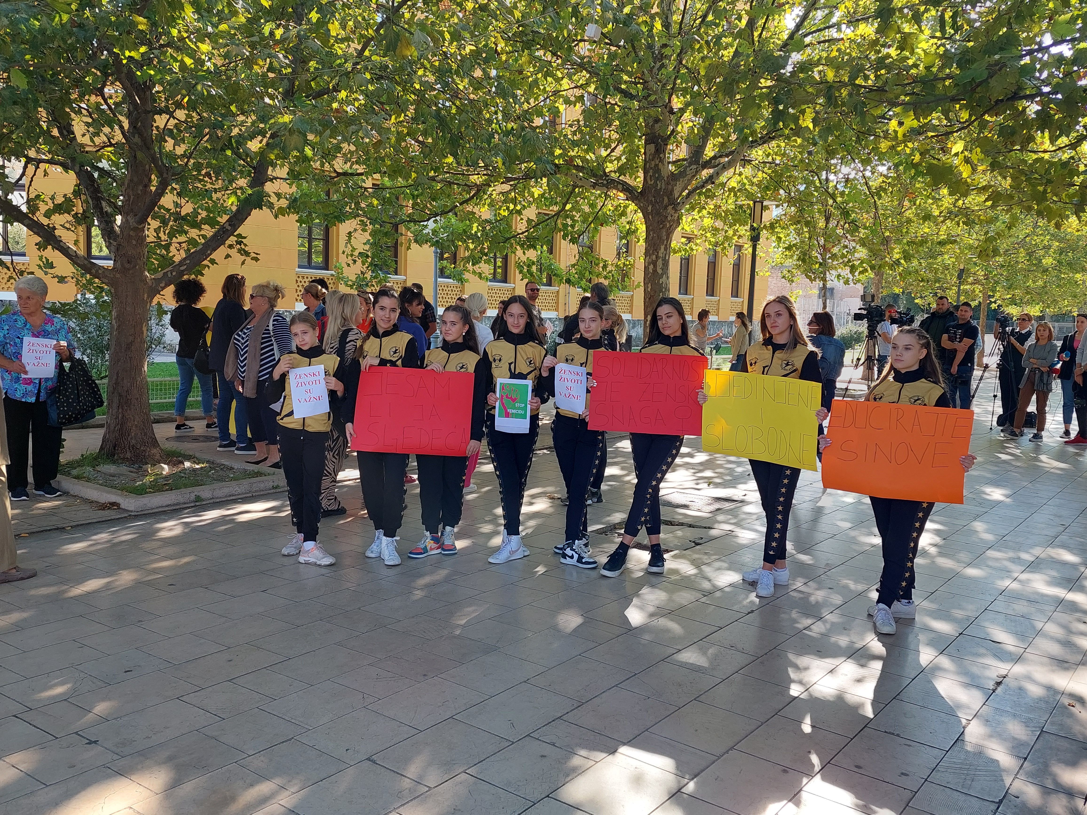 PROTESTI ŠIROM BIH: NITI JEDNA VIŠE!