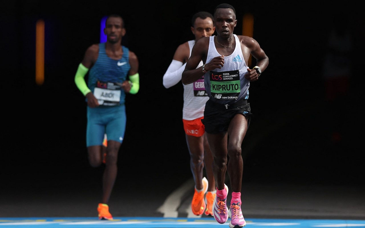 Kenijac Amos Kipruto i Etiopljanka Yalemzerf Yehualaw slavili na Londonskom maratonu