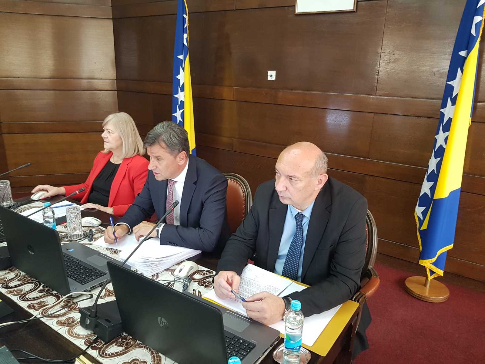 Novo poskupljenje plina, a najavljeno i moguće podizanje minimalnih mirovina