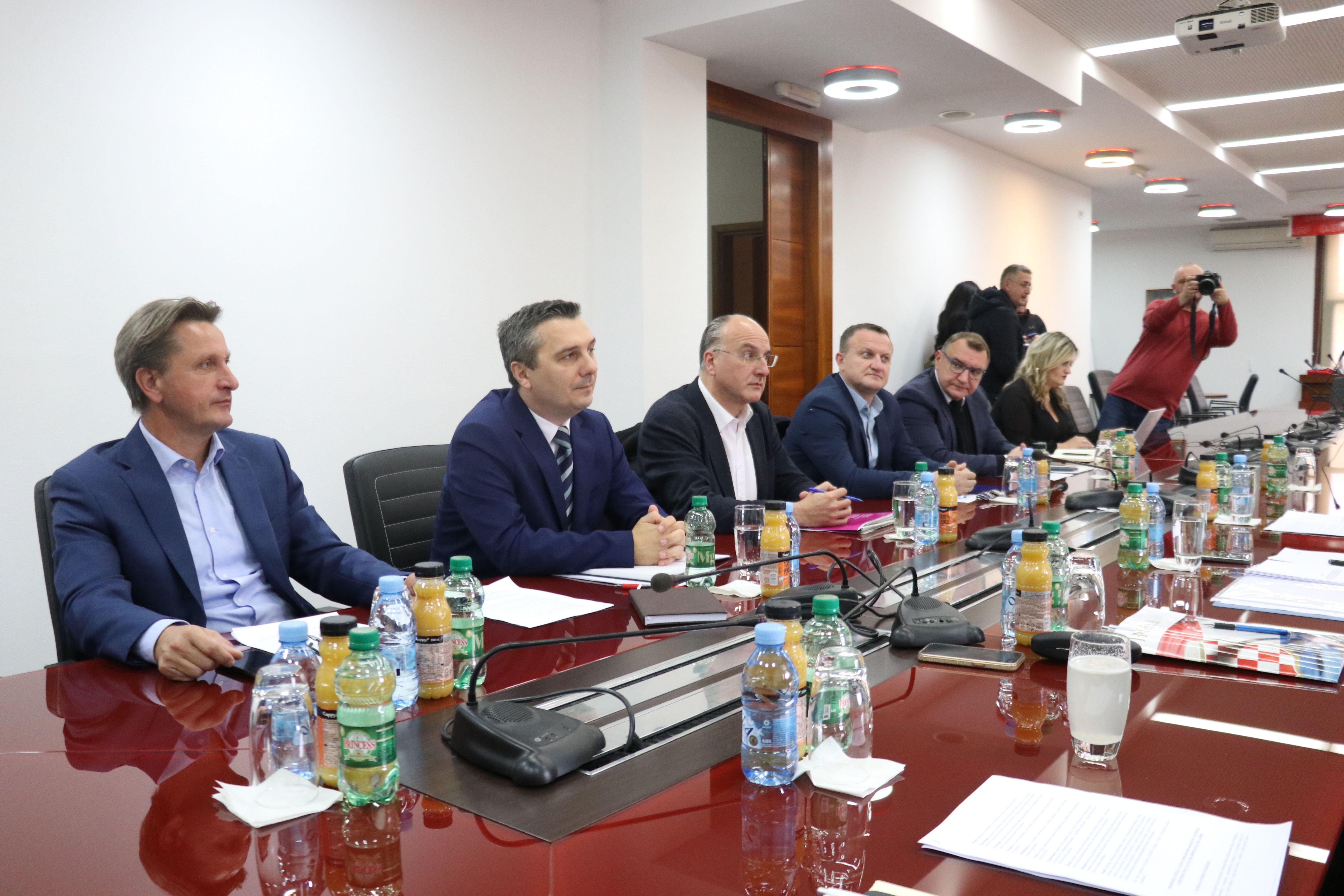 U Sarajevu razgovori stranaka 'osmorke' i HDZ-a