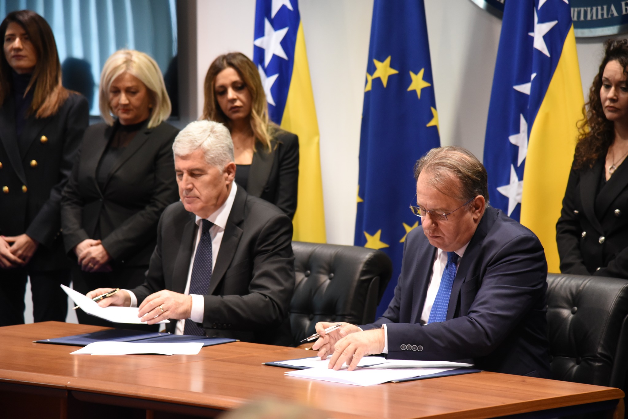 OBJAVLJUJEMO CIJELI SPORAZUM: Što su potpisali Nikšić i Čović?