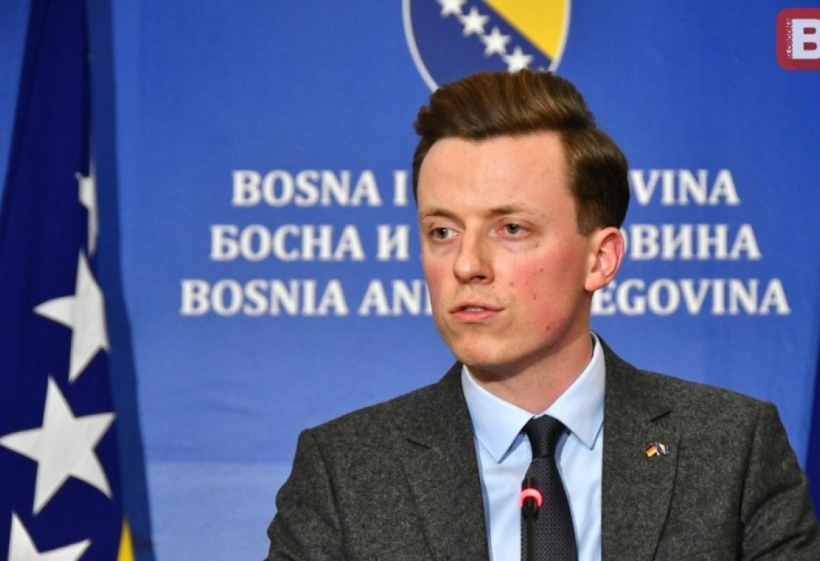 Ahmetović opet proglasio Čovića i Dodika nacionalistima, Bakira zaobišao