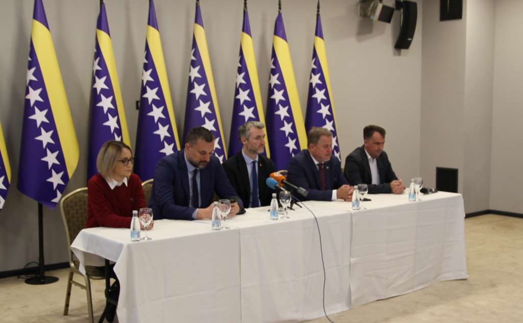 Trojka tvrdi da imaju sve potrebne većine za formiranje vlasti na svim razinama, pozvali DF da se pridruže