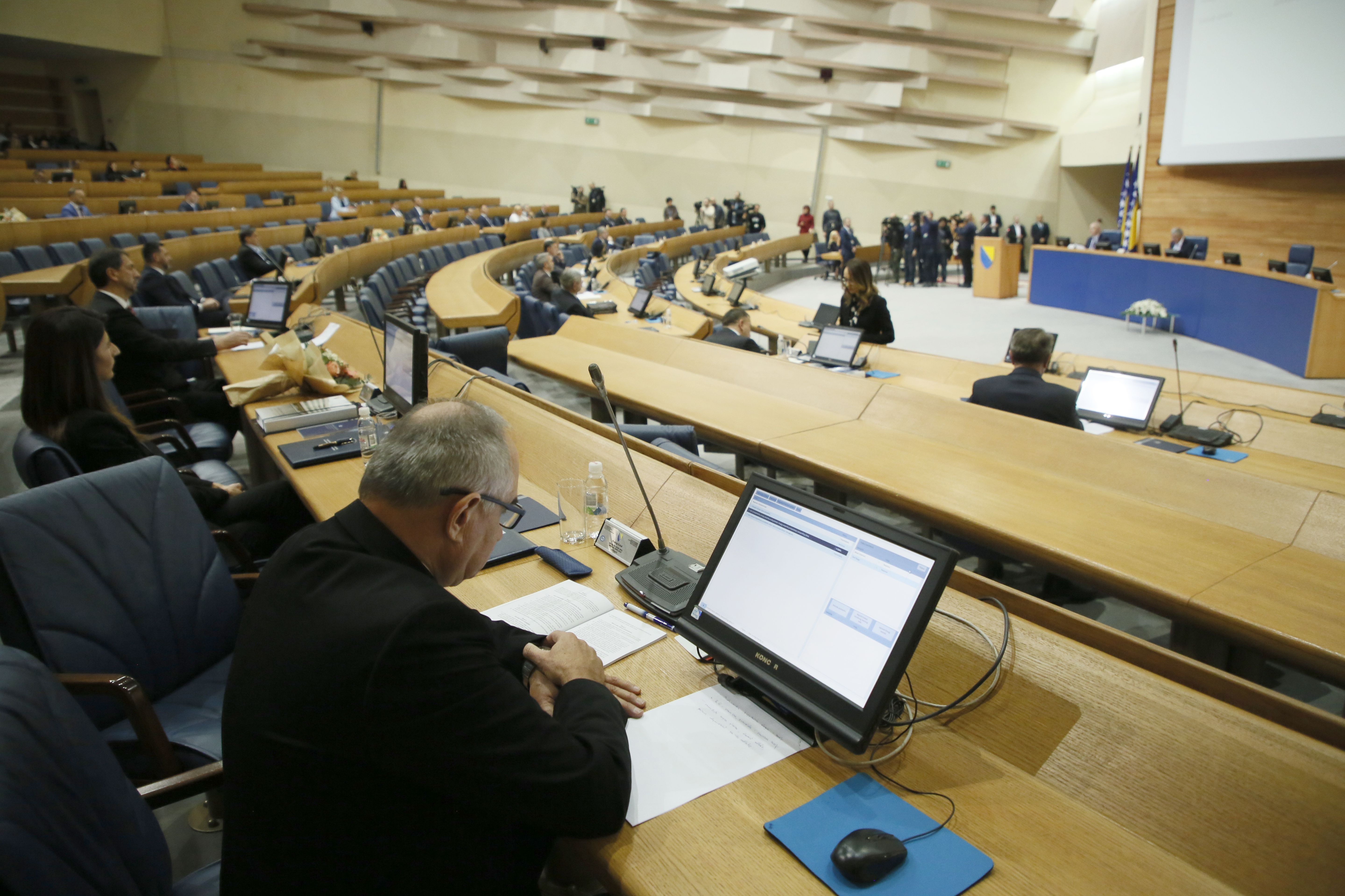 Konstituiran Parlament BiH, u rukovodstvu osoba s 'crne liste' SAD-a