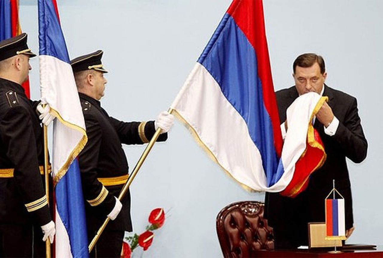 Dodik ponovno 'onaj stari', vrijeđa i prijeti, a ne može bez BiH