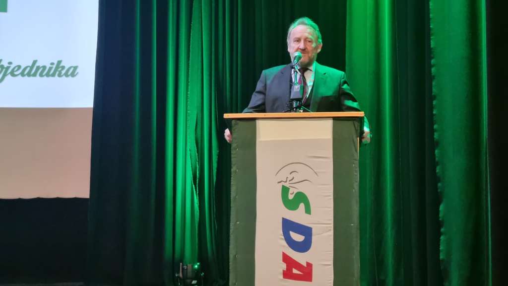 Izetbegović: Osmorka nema većinu niti u jednom klubu Doma naroda