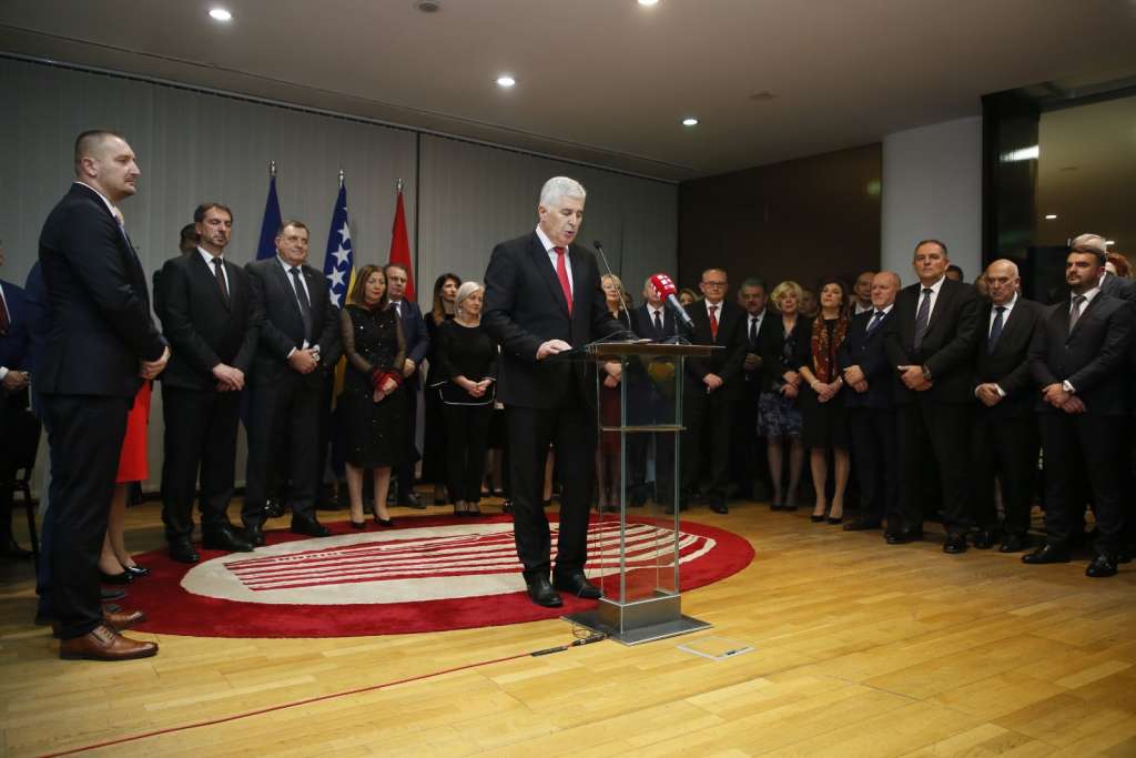 ČOVIĆ NA BOŽIĆNOM PRIJEMU: Vratiti povjerenje i zajedničko djelovanje u korist bolje budućnosti