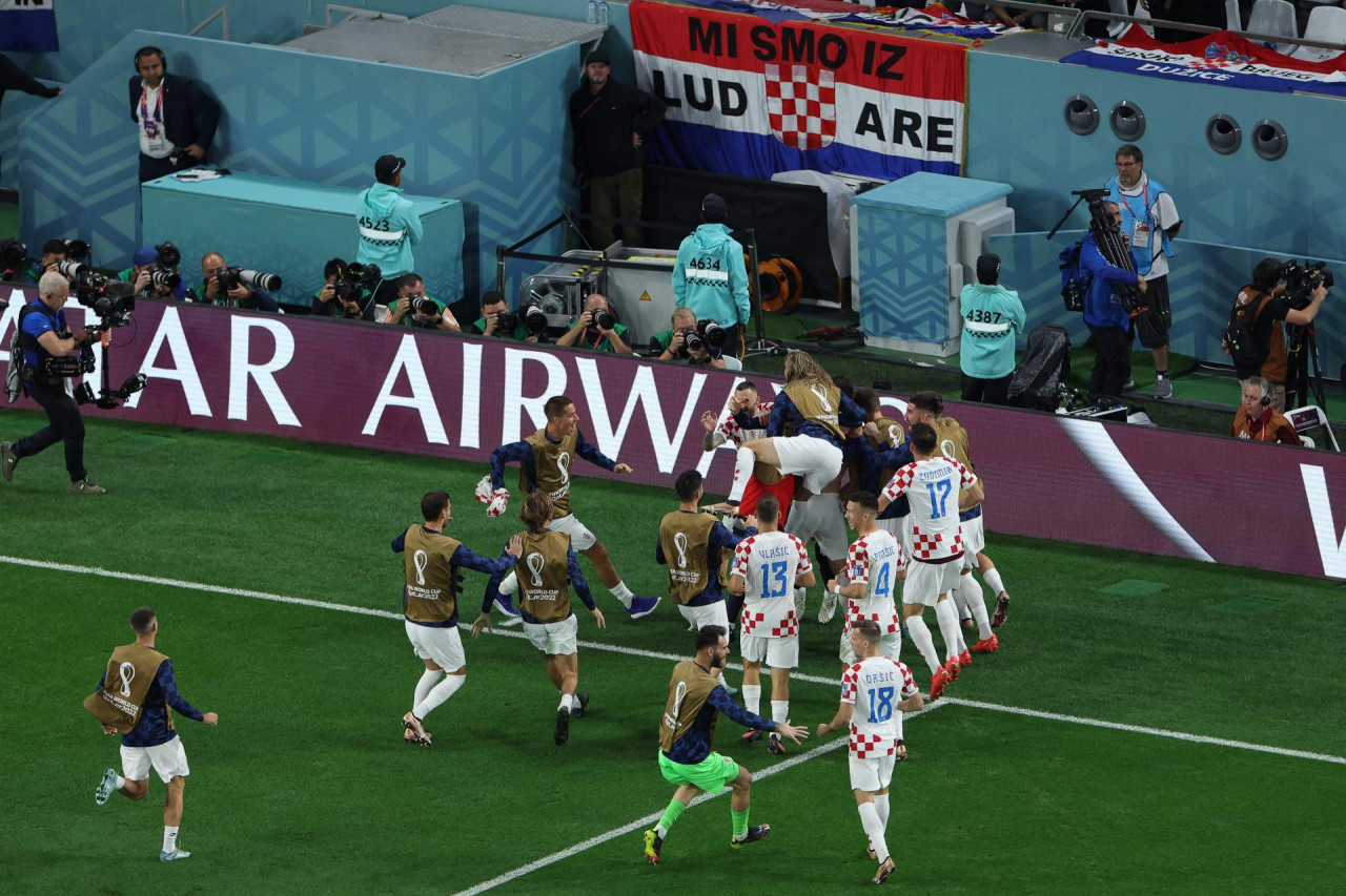 Hrvatska u polufinalu, Brazil ide kući
