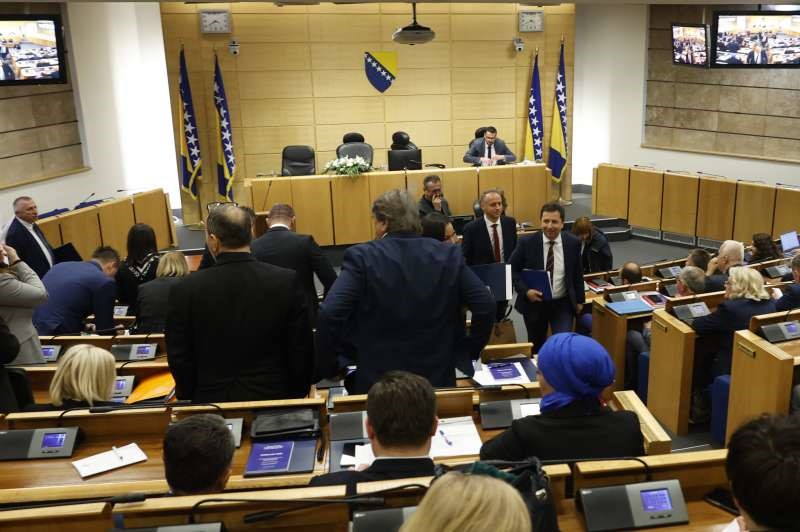 Zaimović prekinuo sjednicu, SDA napustila dvoranu